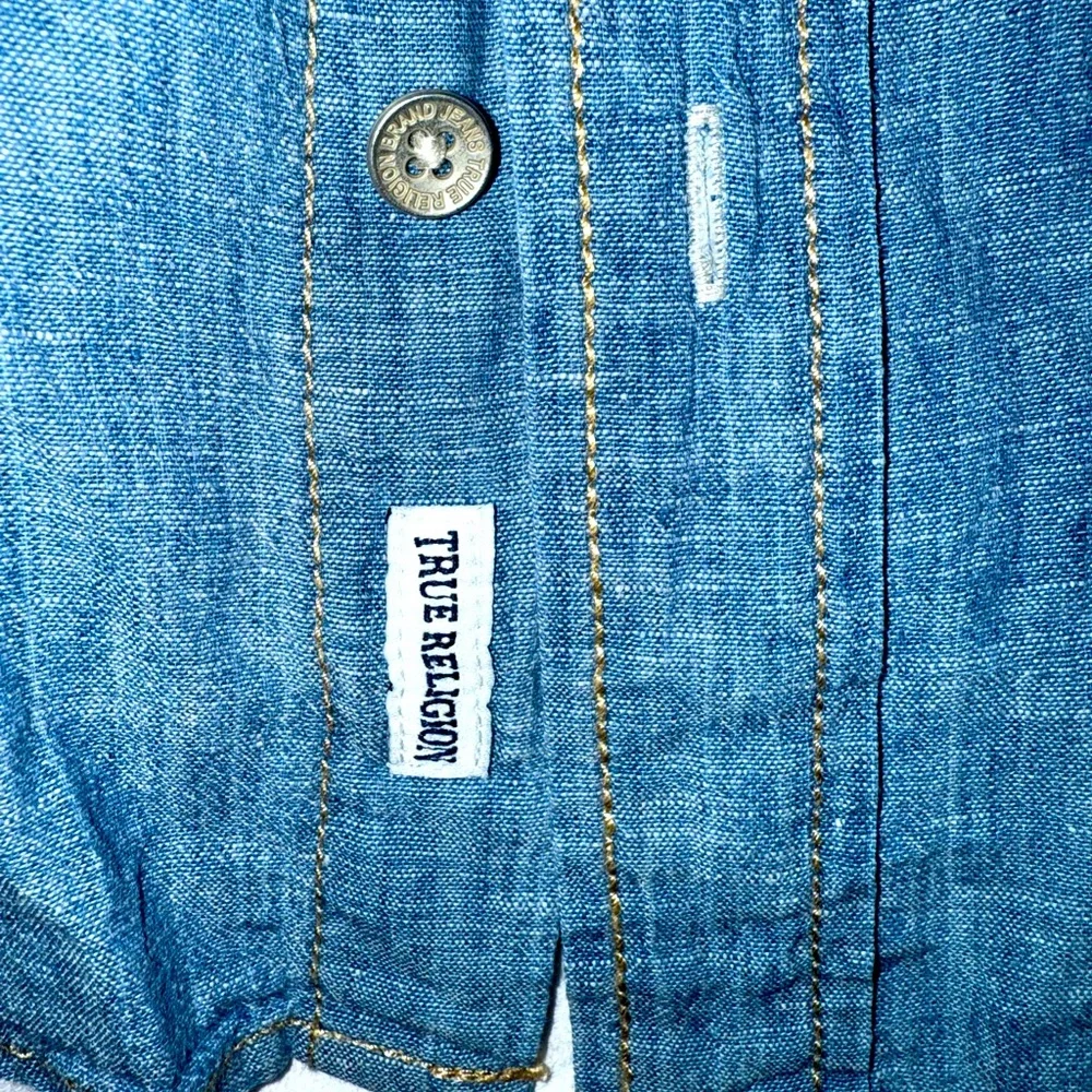 Men’s Vintage True Religion Denim Buttoned Shirt Size Small